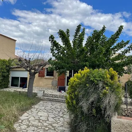 250 M 6 Personnes La Villanat *
